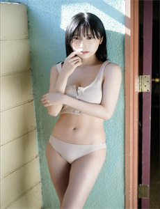 《女员工的付出》-龚玥菲版新梅瓶在线观看